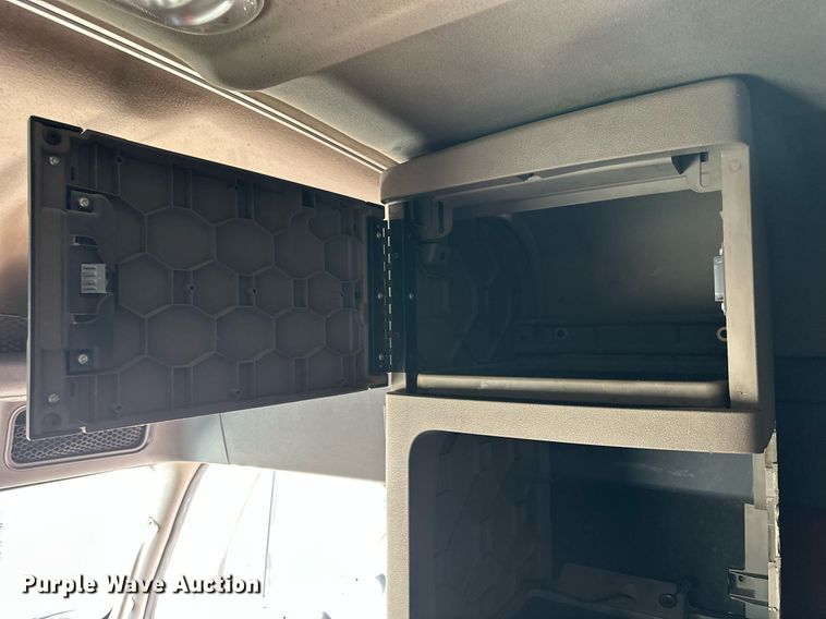 image for item NP9782 2013 Freightliner Cascadia  semi truck