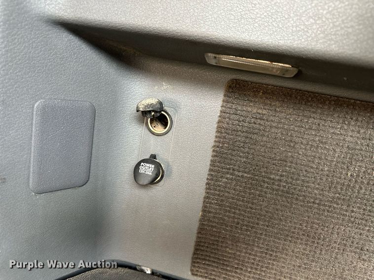 image for item NP9782 2013 Freightliner Cascadia  semi truck