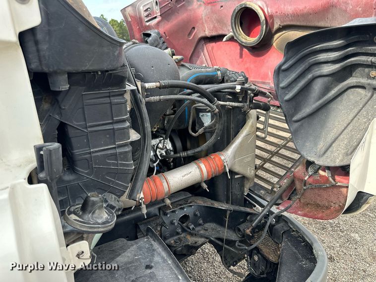 image for item NP9782 2013 Freightliner Cascadia  semi truck