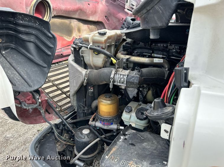 image for item NP9782 2013 Freightliner Cascadia  semi truck