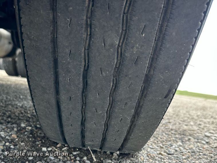 image for item NP9782 2013 Freightliner Cascadia  semi truck