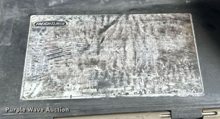 image for item NP9782 2013 Freightliner Cascadia  semi truck