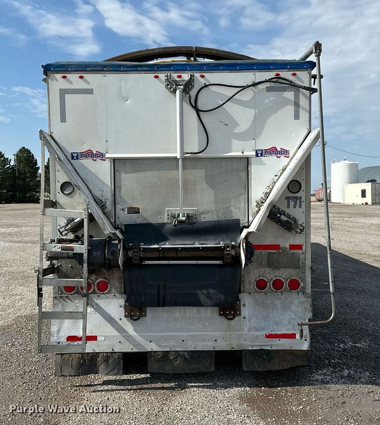 image for item NP9783 2014 Wilson  DWBT-650SS live bottom trailer