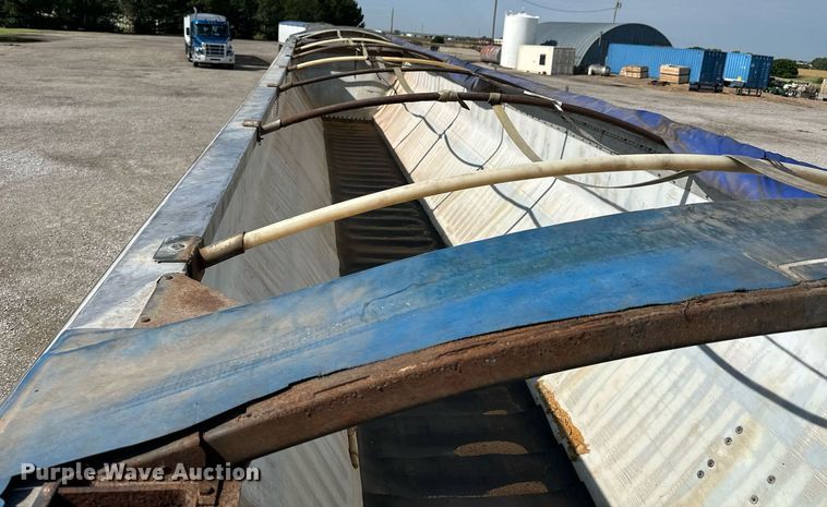 image for item NP9783 2014 Wilson  DWBT-650SS live bottom trailer