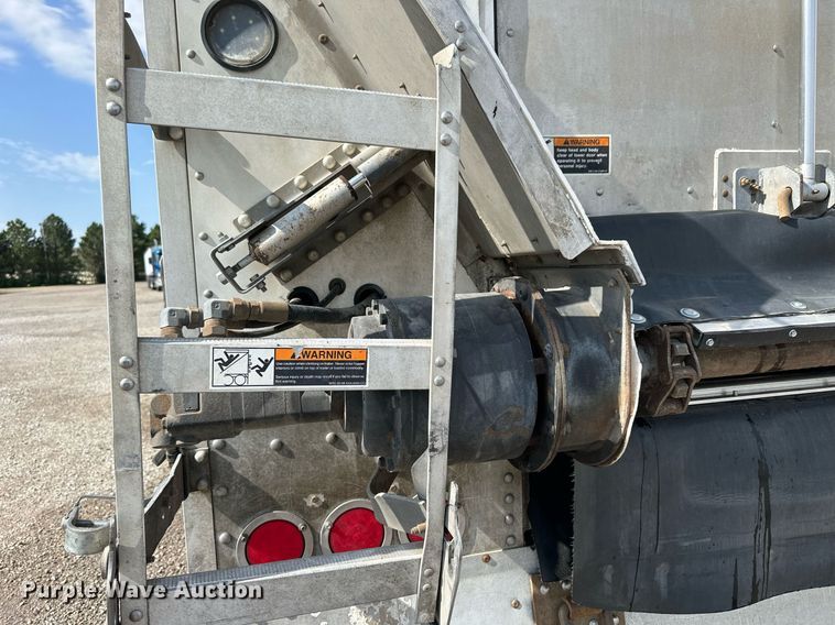 image for item NP9783 2014 Wilson  DWBT-650SS live bottom trailer