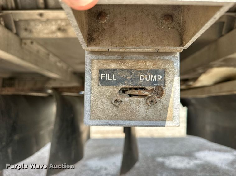 image for item NP9783 2014 Wilson  DWBT-650SS live bottom trailer