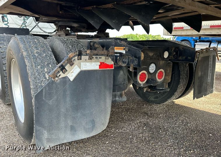 image for item NP9784 2013 Freightliner Cascadia  semi truck