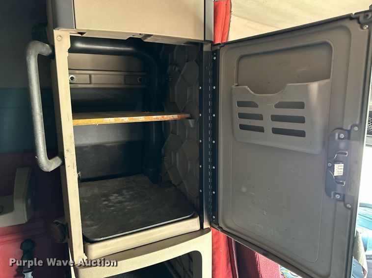 image for item NP9784 2013 Freightliner Cascadia  semi truck