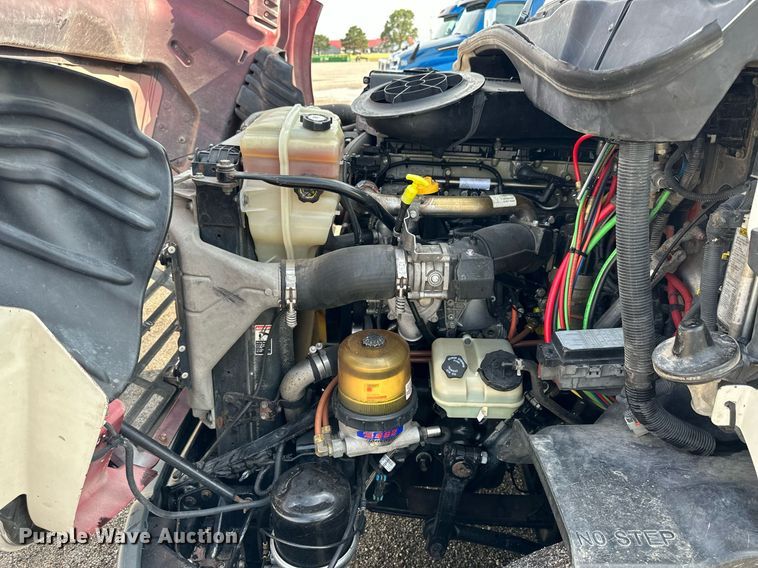 image for item NP9784 2013 Freightliner Cascadia  semi truck