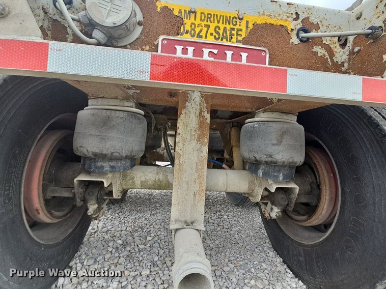 image for item NT9702 1997 Heil  pneumatic dry bulk trailer