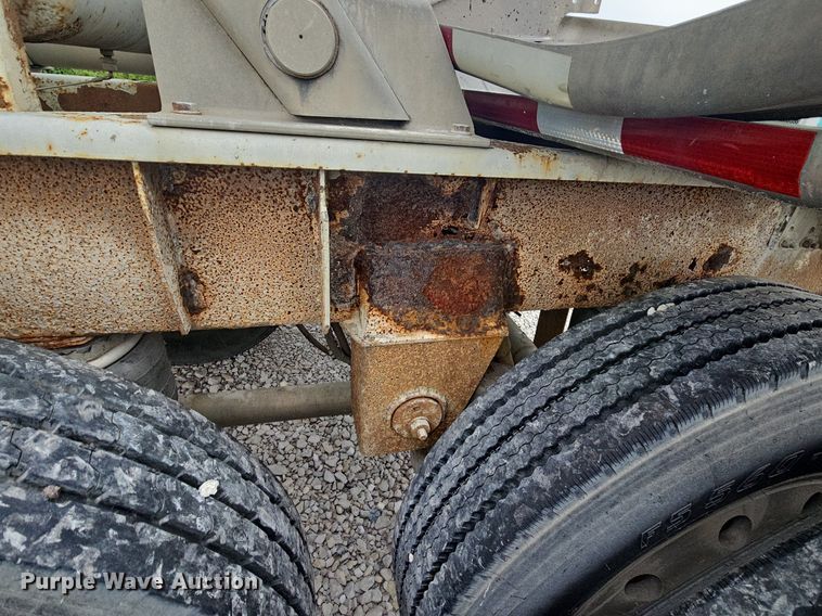 image for item NT9702 1997 Heil  pneumatic dry bulk trailer