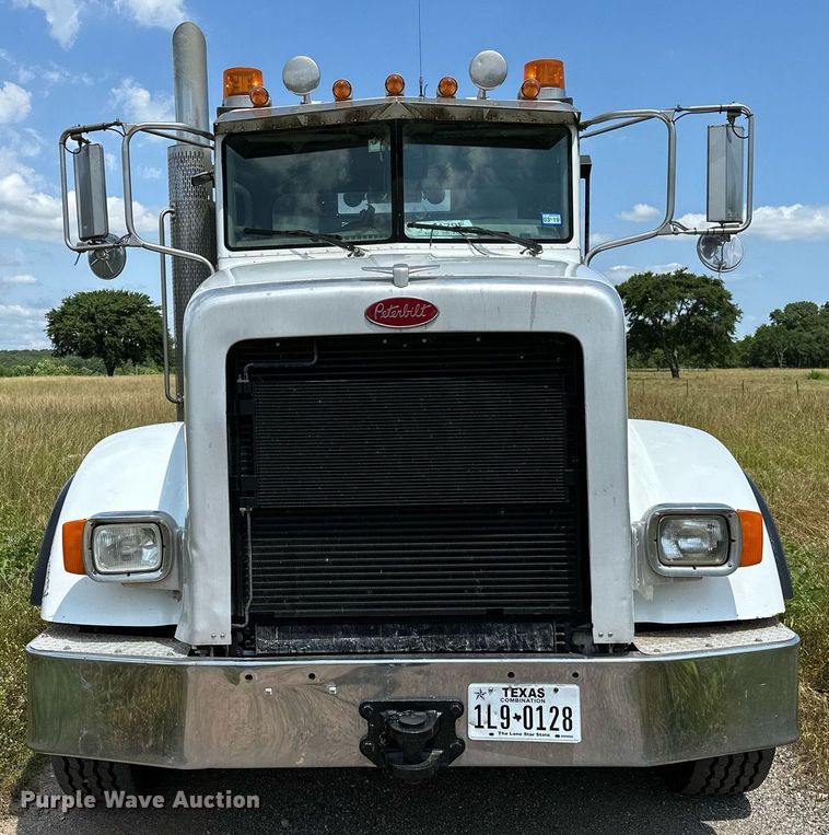 image for item OC9035 2011 Peterbilt 365  winch truck