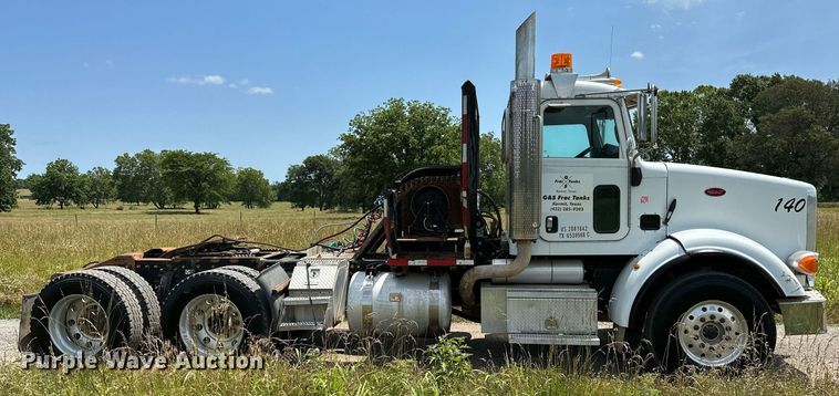 image for item OC9035 2011 Peterbilt 365  winch truck