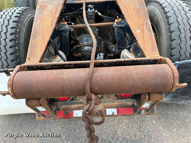 image for item OC9035 2011 Peterbilt 365  winch truck