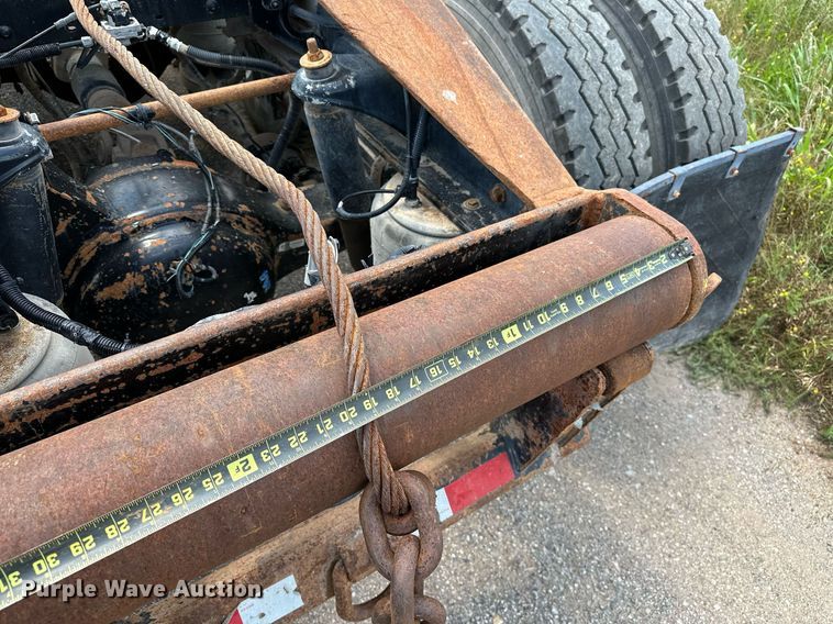 image for item OC9035 2011 Peterbilt 365  winch truck