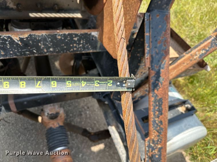 image for item OC9035 2011 Peterbilt 365  winch truck