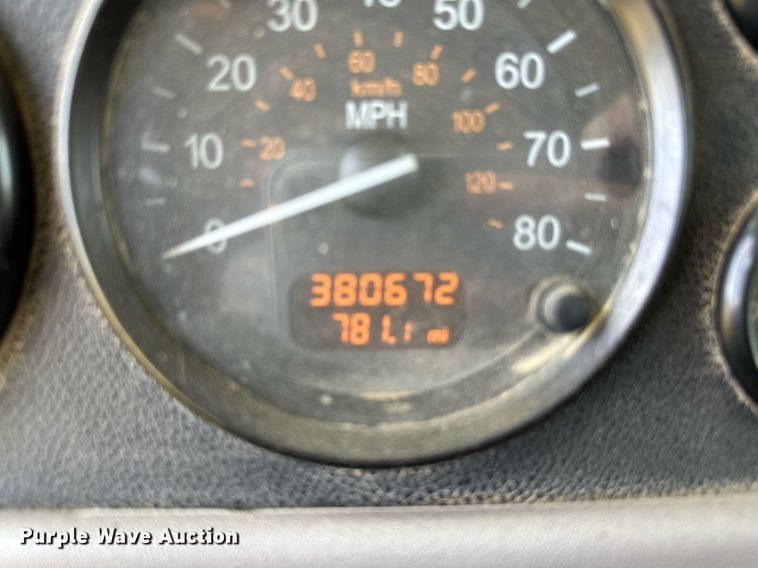 image for item OC9035 2011 Peterbilt 365  winch truck