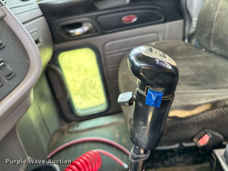 image for item OC9035 2011 Peterbilt 365  winch truck