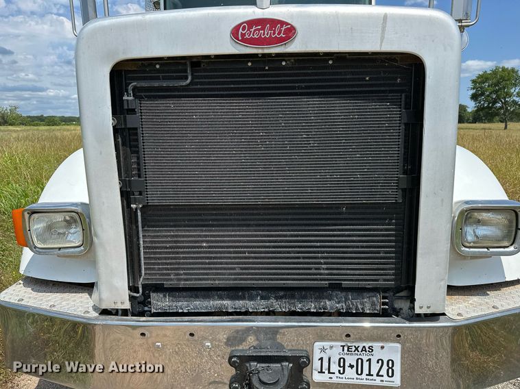 image for item OC9035 2011 Peterbilt 365  winch truck