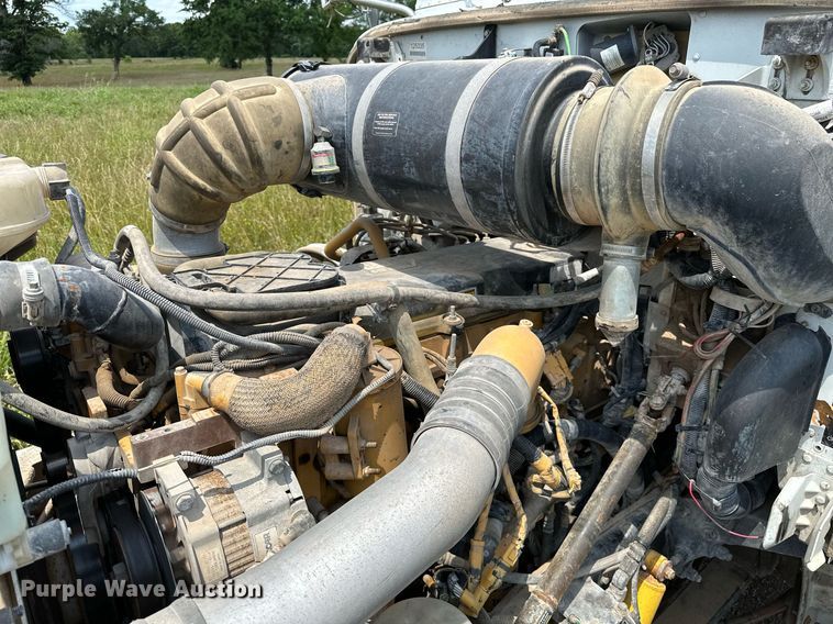 image for item OC9035 2011 Peterbilt 365  winch truck