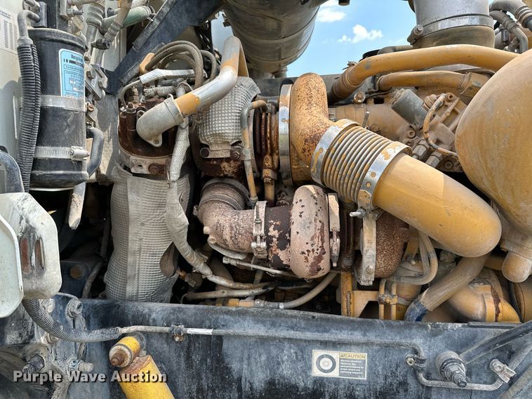 image for item OC9035 2011 Peterbilt 365  winch truck