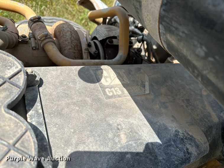 image for item OC9035 2011 Peterbilt 365  winch truck