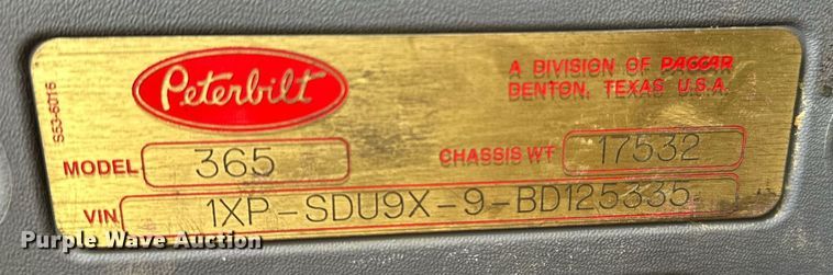 image for item OC9035 2011 Peterbilt 365  winch truck