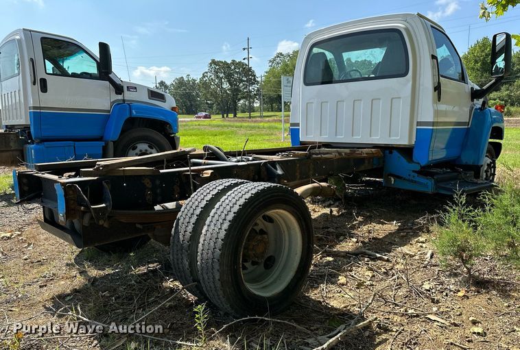 image for item OC9049 2009 GMC C5500  truck cab and chassis
