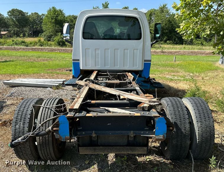 image for item OC9049 2009 GMC C5500  truck cab and chassis