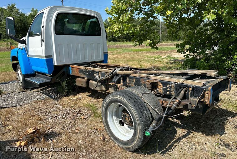 image for item OC9049 2009 GMC C5500  truck cab and chassis