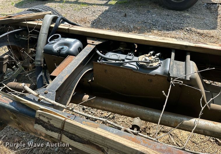 image for item OC9049 2009 GMC C5500  truck cab and chassis