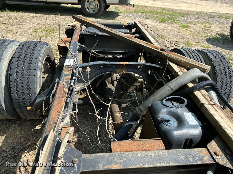 image for item OC9049 2009 GMC C5500  truck cab and chassis