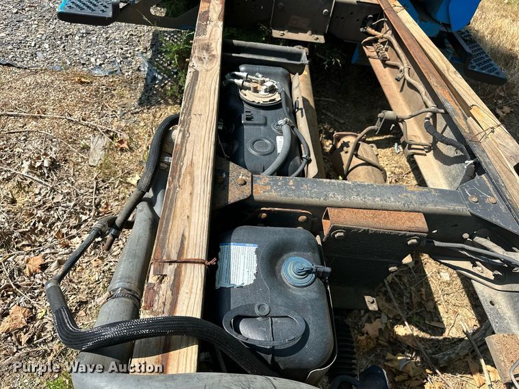 image for item OC9049 2009 GMC C5500  truck cab and chassis