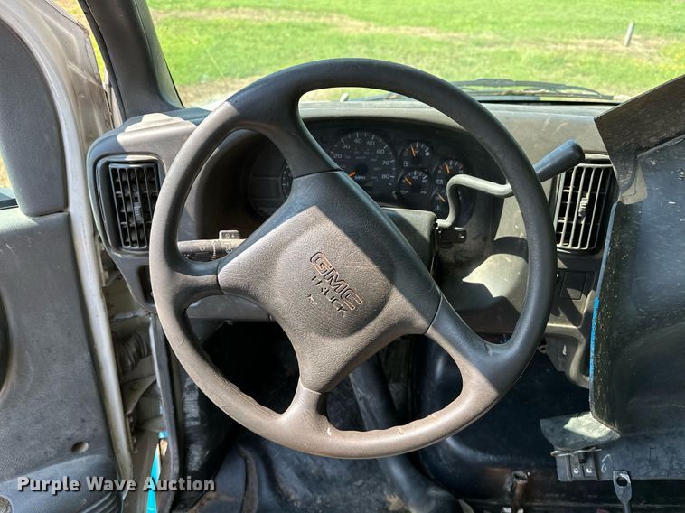 image for item OC9049 2009 GMC C5500  truck cab and chassis