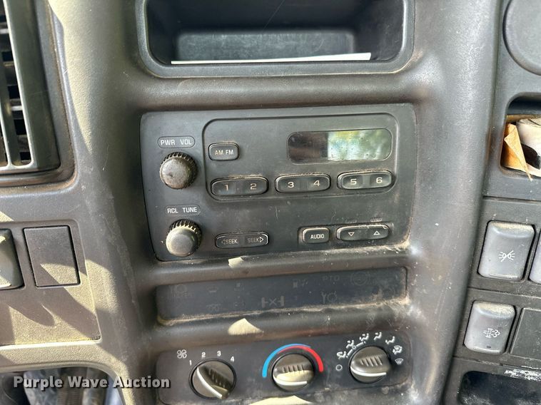 image for item OC9049 2009 GMC C5500  truck cab and chassis