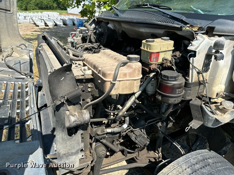 image for item OC9049 2009 GMC C5500  truck cab and chassis