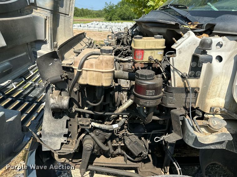 image for item OC9049 2009 GMC C5500  truck cab and chassis