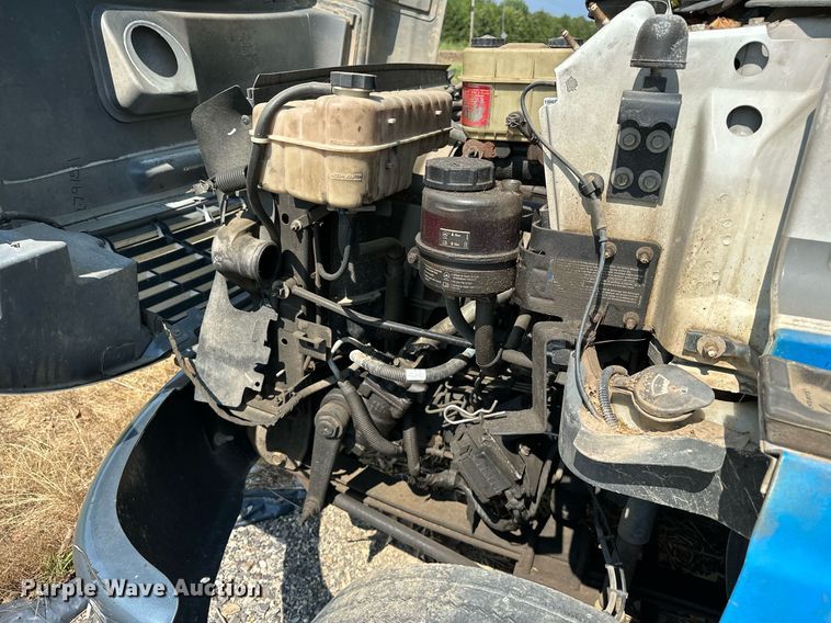 image for item OC9049 2009 GMC C5500  truck cab and chassis