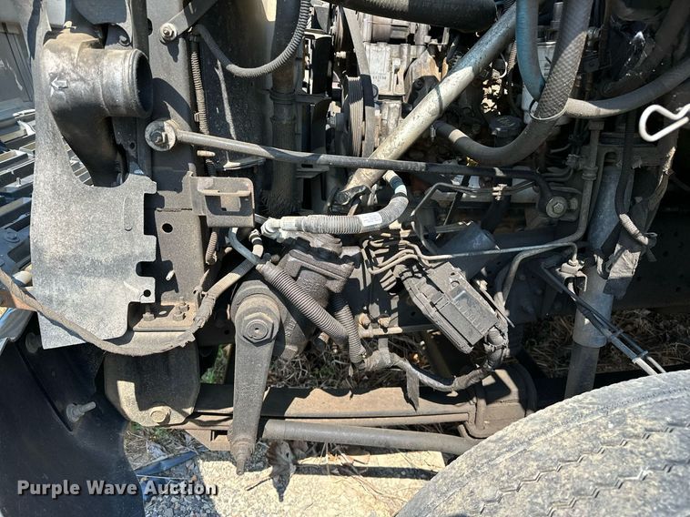 image for item OC9049 2009 GMC C5500  truck cab and chassis