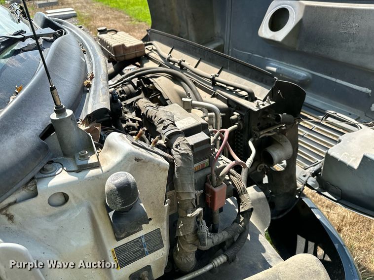 image for item OC9049 2009 GMC C5500  truck cab and chassis