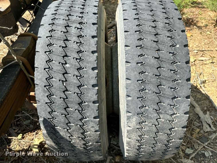 image for item OC9049 2009 GMC C5500  truck cab and chassis