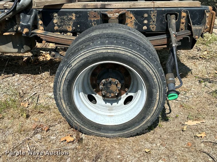 image for item OC9049 2009 GMC C5500  truck cab and chassis