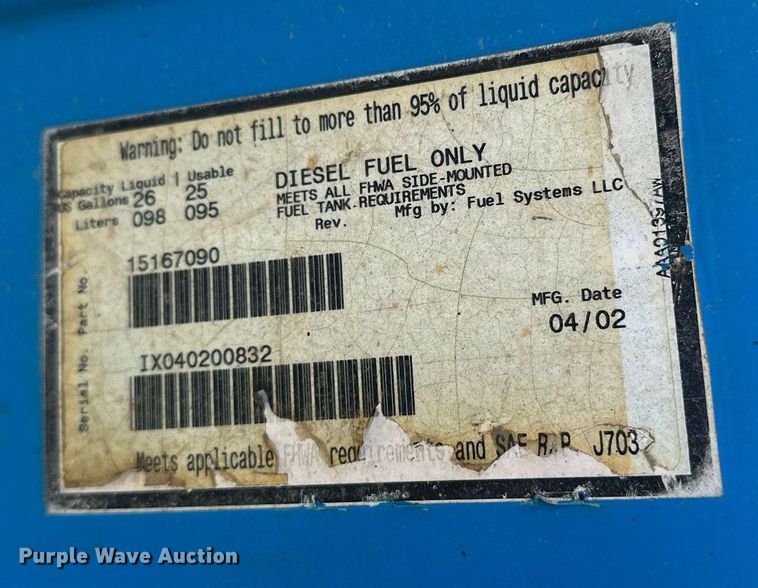 image for item OC9050 2003 GMC C7500  truck cab and chassis