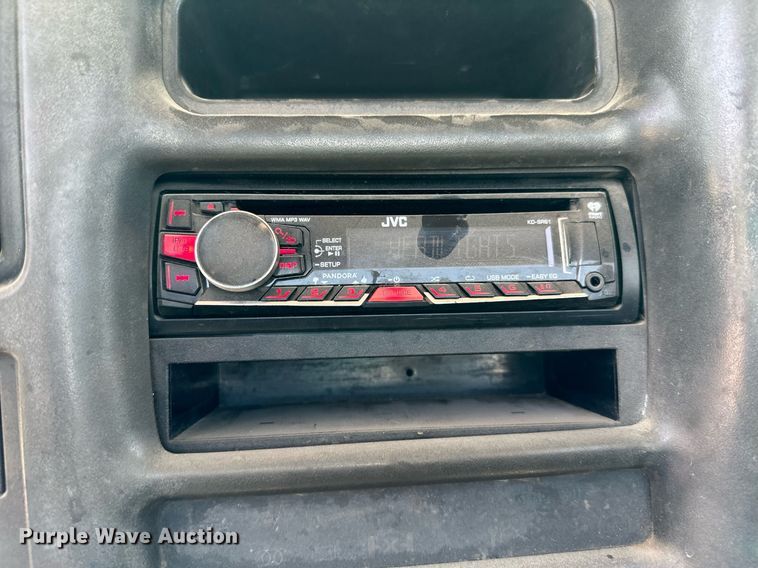 image for item OC9050 2003 GMC C7500  truck cab and chassis