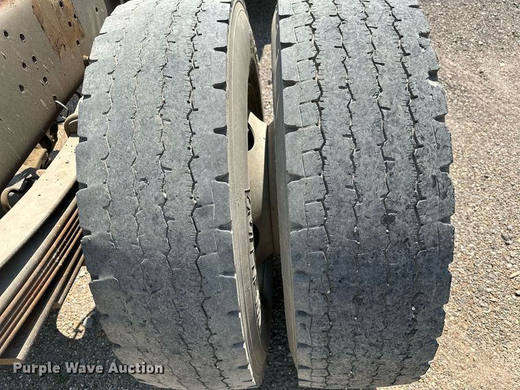 image for item OC9050 2003 GMC C7500  truck cab and chassis