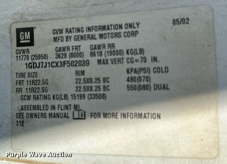 image for item OC9050 2003 GMC C7500  truck cab and chassis