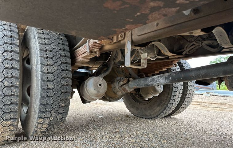 image for item OC9066 1998 GMC C7500  flatbed truck