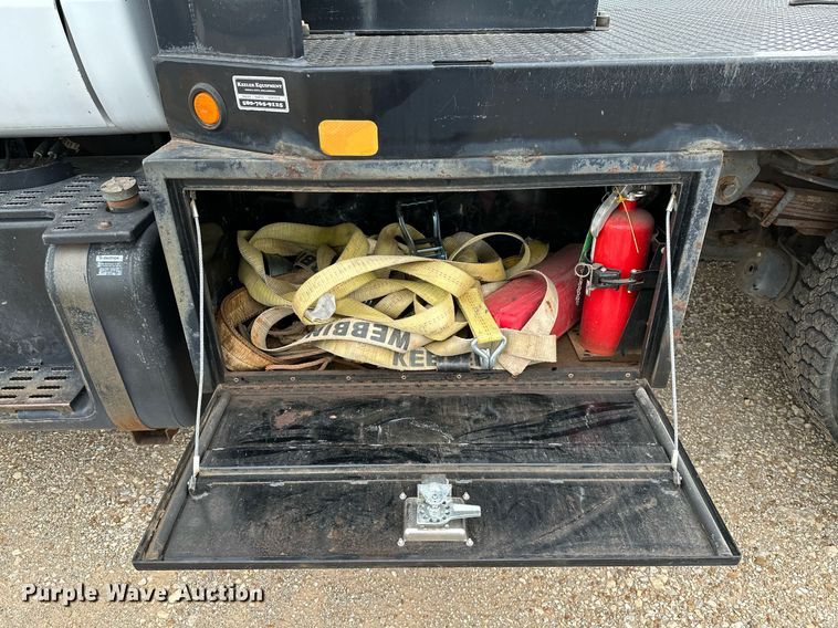 image for item OC9066 1998 GMC C7500  flatbed truck