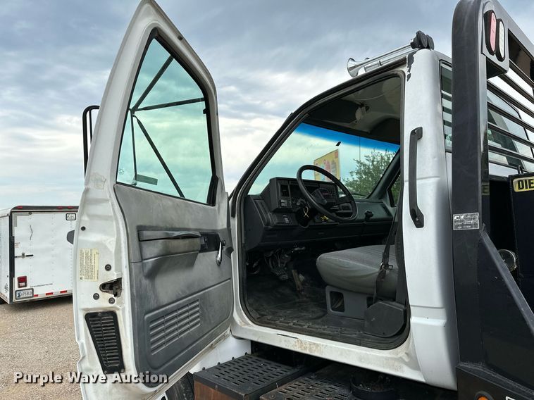 image for item OC9066 1998 GMC C7500  flatbed truck