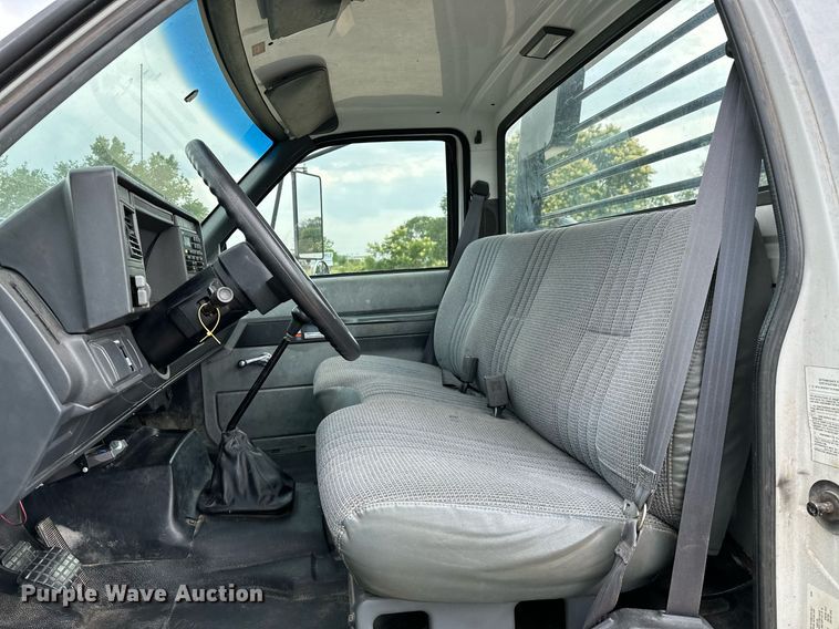 image for item OC9066 1998 GMC C7500  flatbed truck